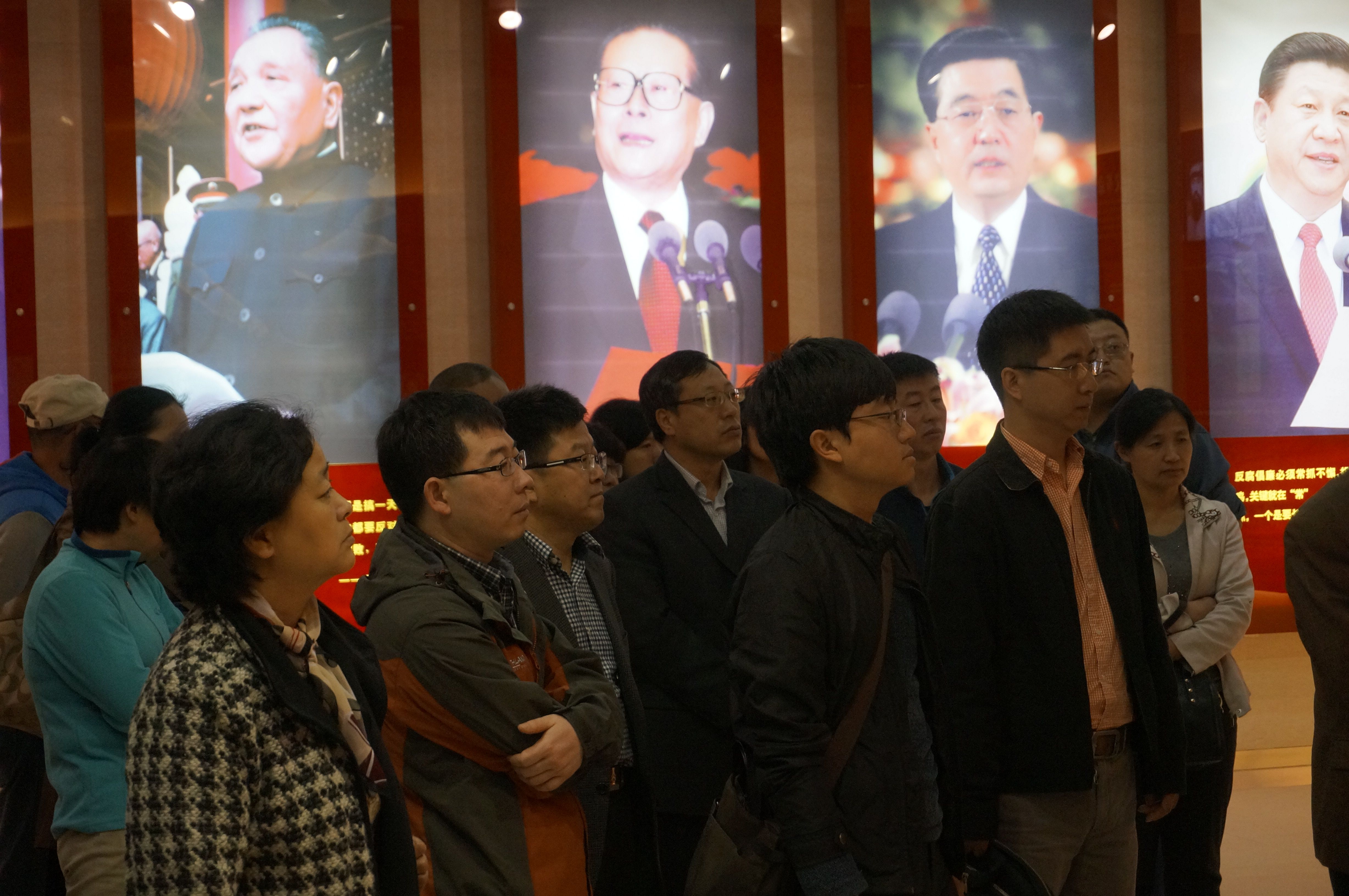 1444893904720579.jpg l_211036271.jpg